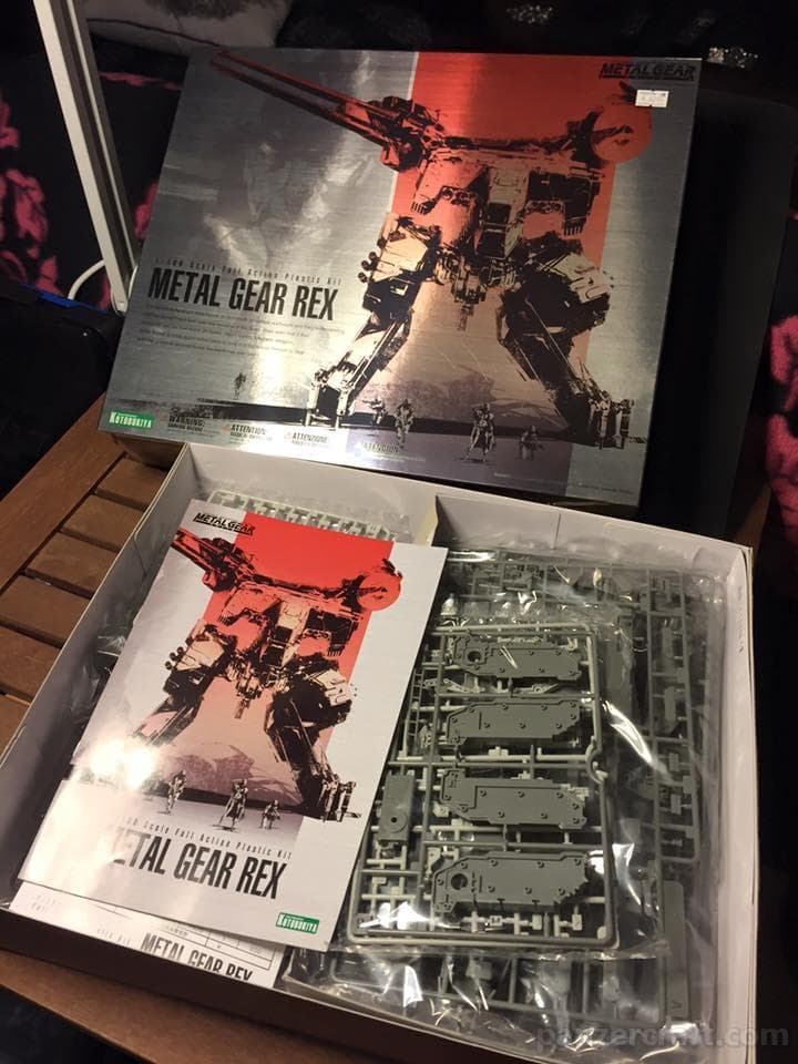 Metal Gear Rex (1) - I really liked the nice and shiny box